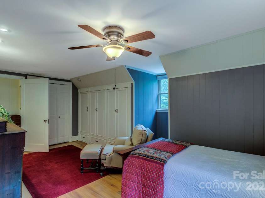 216 Cherry Drive, Boone, NC 28607.  MLS# CAR4290001, YatesRealty ID 33983. 