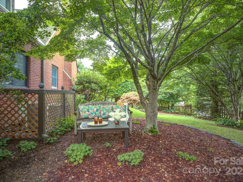 216 Cherry Drive, Boone, NC 28607.  MLS# CAR4290001, YatesRealty ID 33983. 