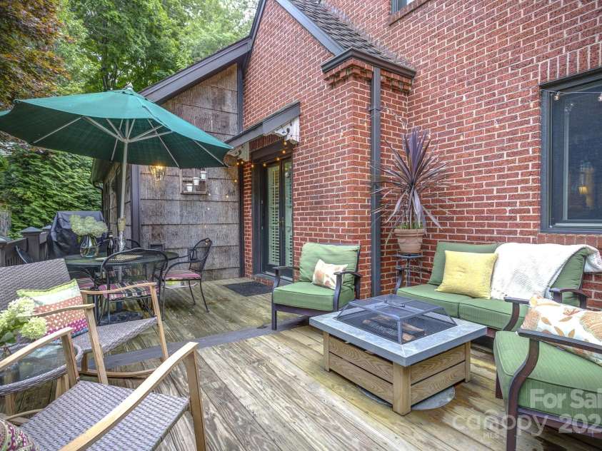 216 Cherry Drive, Boone, NC 28607.  MLS# CAR4290001, YatesRealty ID 33983. 