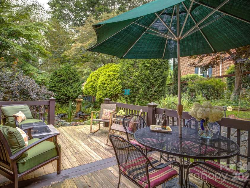 216 Cherry Drive, Boone, NC 28607.  MLS# CAR4290001, YatesRealty ID 33983. 