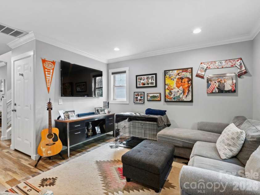 44 Old County Home Road, Asheville, NC 28806.  MLS# CAR4395353, YatesRealty ID 33983. 