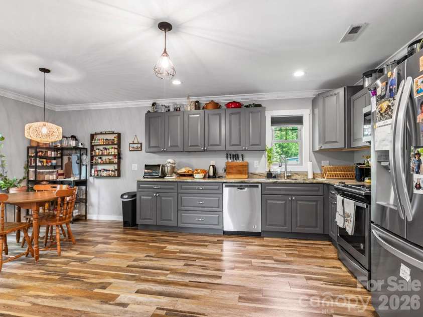 44 Old County Home Road, Asheville, NC 28806.  MLS# CAR4395353, YatesRealty ID 33983. 