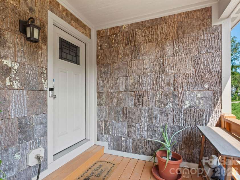 44 Old County Home Road, Asheville, NC 28806.  MLS# CAR4395353, YatesRealty ID 33983. Live Bark Entry