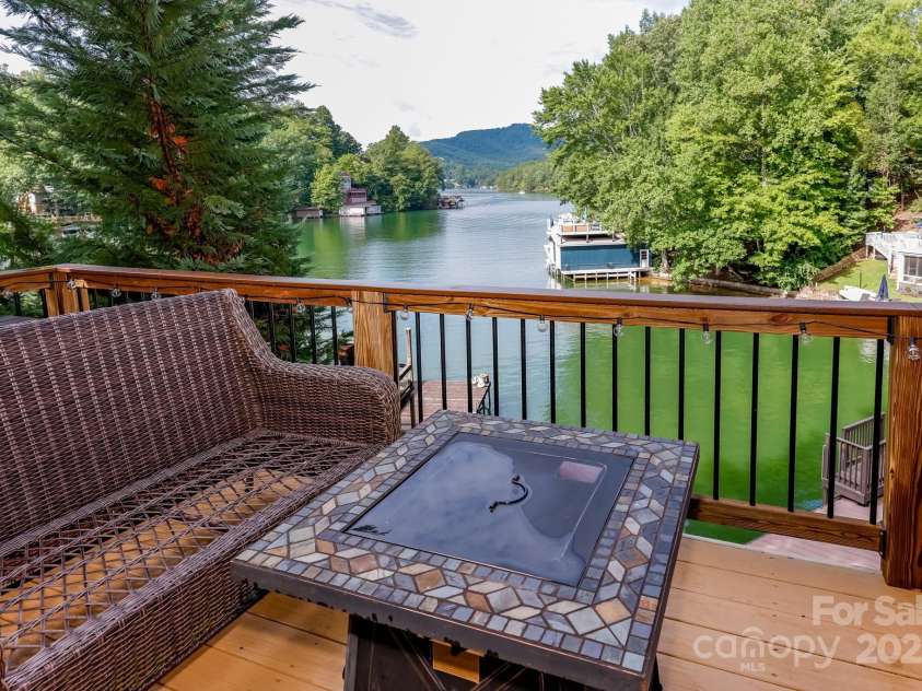 130 Edwards Point, Lake Lure, NC 28746.  MLS# CAR4292102, YatesRealty ID 33985. 