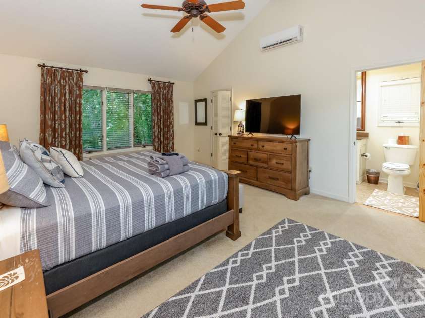 130 Edwards Point, Lake Lure, NC 28746.  MLS# CAR4292102, YatesRealty ID 33985. 