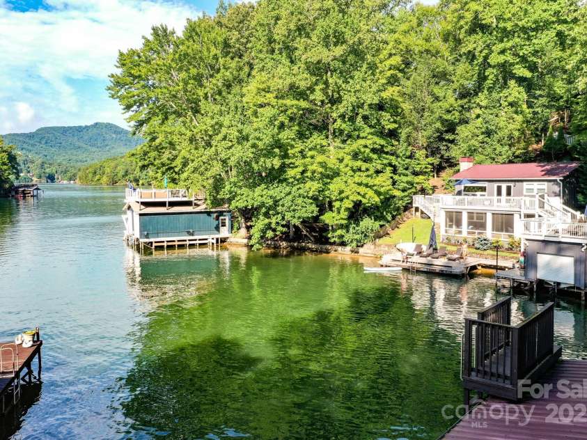 130 Edwards Point, Lake Lure, NC 28746.  MLS# CAR4292102, YatesRealty ID 33985. 