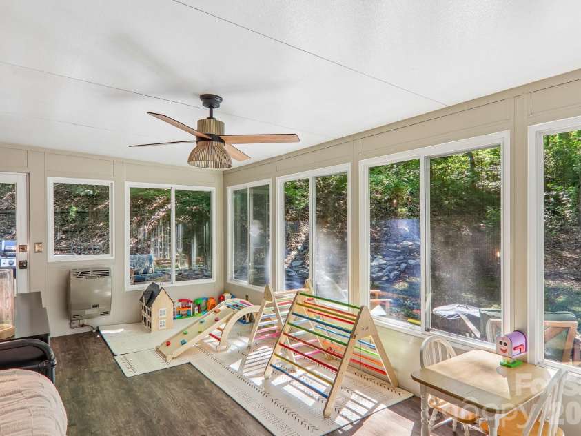 401 Heather Marie Drive, Hendersonville, NC 28792.  MLS# CAR4398616, YatesRealty ID 33985. 