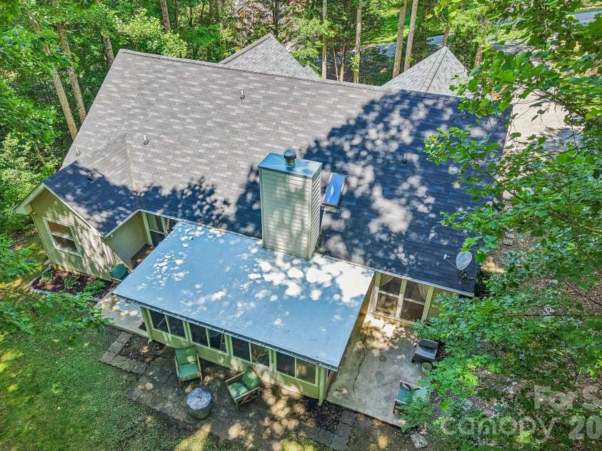 401 Heather Marie Drive, Hendersonville, NC 28792.  MLS# CAR4398616, YatesRealty ID 33985. 
