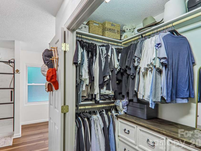 401 Heather Marie Drive, Hendersonville, NC 28792.  MLS# CAR4398616, YatesRealty ID 33985. Primary walk-in closet