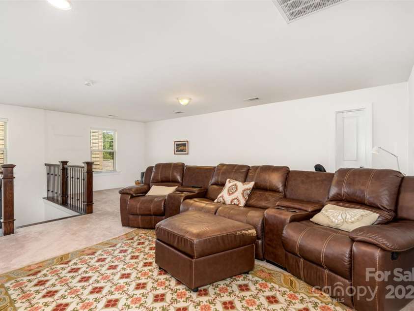 11225 Black Brant Lane, Charlotte, NC 28278.  MLS# CAR4274250, YatesRealty ID 33986. Bonus Room
