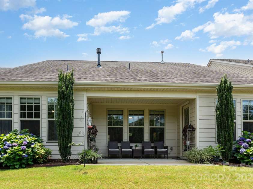 11225 Black Brant Lane, Charlotte, NC 28278.  MLS# CAR4274250, YatesRealty ID 33986. Covered Back Porch