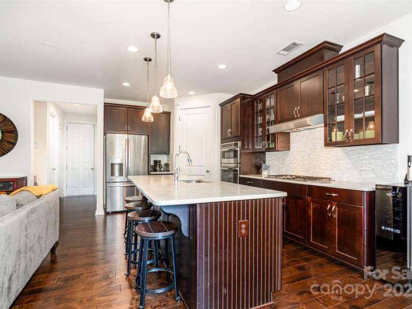 11225 Black Brant Lane, Charlotte, NC 28278.  MLS# CAR4274250, YatesRealty ID 33986. Kitchen