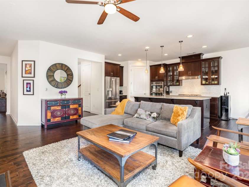 11225 Black Brant Lane, Charlotte, NC 28278.  MLS# CAR4274250, YatesRealty ID 33986. Living Room