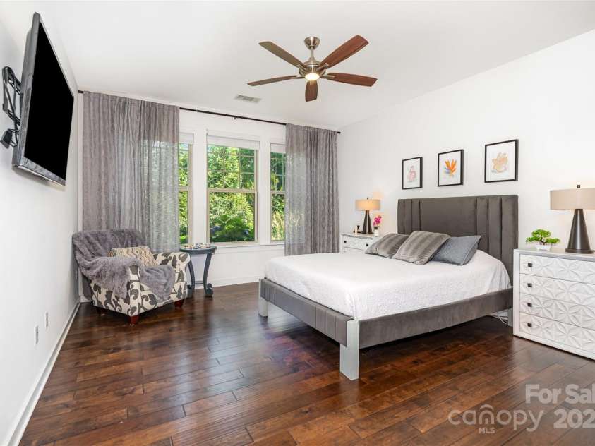 11225 Black Brant Lane, Charlotte, NC 28278.  MLS# CAR4274250, YatesRealty ID 33986. Primary Bedroom