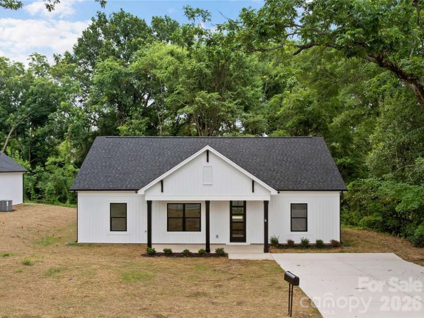 315 Chestnut Street, Stanley, NC 28164.  MLS# CAR4398441, YatesRealty ID 33986. 