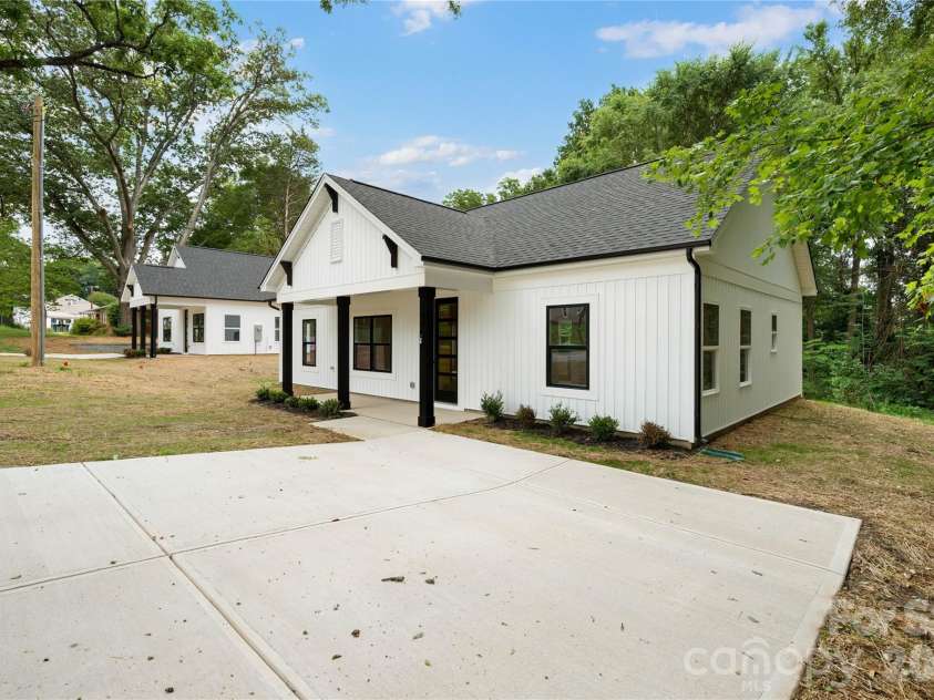 315 Chestnut Street, Stanley, NC 28164.  MLS# CAR4398441, YatesRealty ID 33986. 