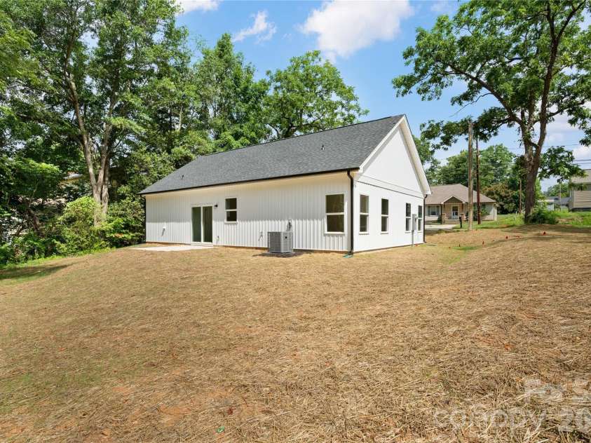 315 Chestnut Street, Stanley, NC 28164.  MLS# CAR4398441, YatesRealty ID 33986. 