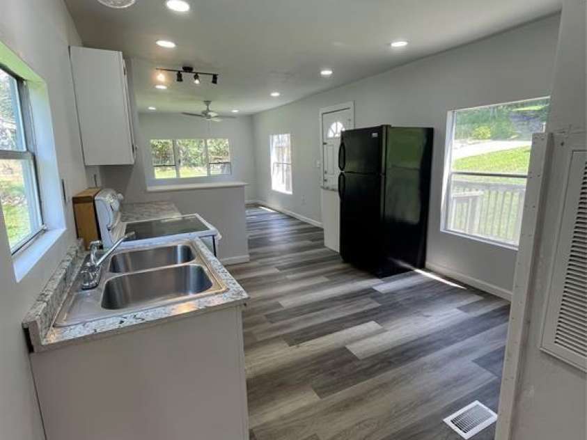 21 Zeb Vance Street, Marion, NC 28655.  MLS# CAR4396000, YatesRealty ID 33987. 