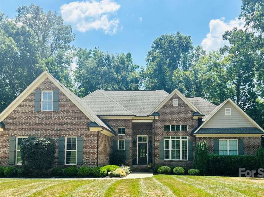 4122 Waterway Drive, Monroe, NC 28110.  MLS# CAR4279760, YatesRealty ID 33987. 