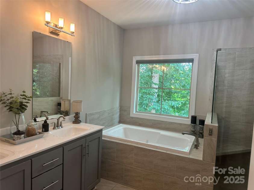 4122 Waterway Drive, Monroe, NC 28110.  MLS# CAR4279760, YatesRealty ID 33987. Master Bathroom