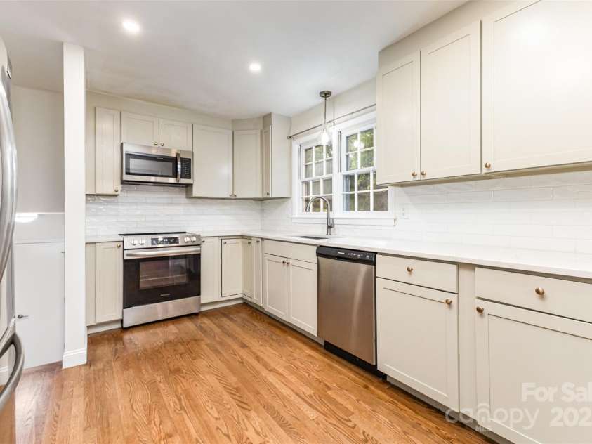 6422 Idlebrook Drive, Charlotte, NC 28212.  MLS# CAR4286171, YatesRealty ID 33989. 