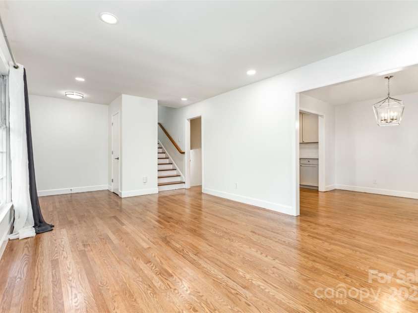 6422 Idlebrook Drive, Charlotte, NC 28212.  MLS# CAR4286171, YatesRealty ID 33989. 