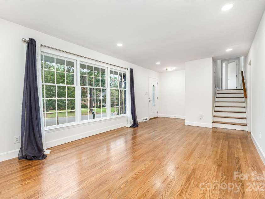 6422 Idlebrook Drive, Charlotte, NC 28212.  MLS# CAR4286171, YatesRealty ID 33989. 