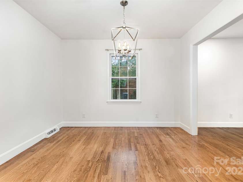 6422 Idlebrook Drive, Charlotte, NC 28212.  MLS# CAR4286171, YatesRealty ID 33989. 