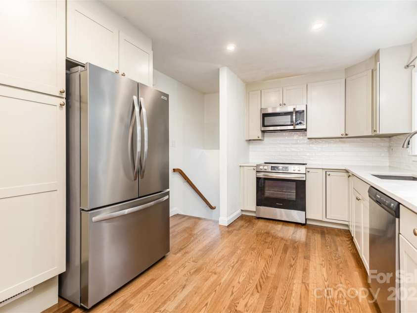 6422 Idlebrook Drive, Charlotte, NC 28212.  MLS# CAR4286171, YatesRealty ID 33989. 