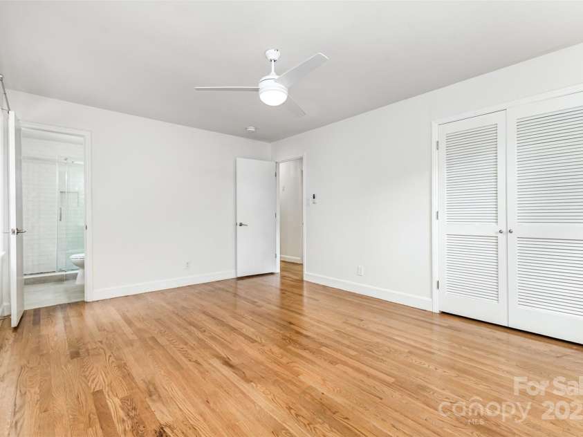 6422 Idlebrook Drive, Charlotte, NC 28212.  MLS# CAR4286171, YatesRealty ID 33989. 