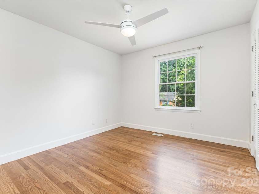 6422 Idlebrook Drive, Charlotte, NC 28212.  MLS# CAR4286171, YatesRealty ID 33989. 