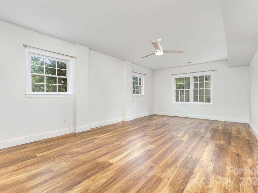 6422 Idlebrook Drive, Charlotte, NC 28212.  MLS# CAR4286171, YatesRealty ID 33989. 