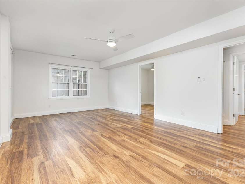 6422 Idlebrook Drive, Charlotte, NC 28212.  MLS# CAR4286171, YatesRealty ID 33989. 