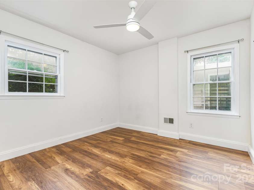 6422 Idlebrook Drive, Charlotte, NC 28212.  MLS# CAR4286171, YatesRealty ID 33989. 