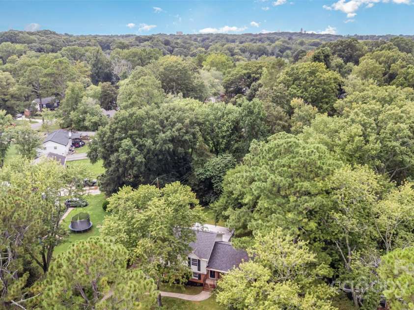 6422 Idlebrook Drive, Charlotte, NC 28212.  MLS# CAR4286171, YatesRealty ID 33989. 