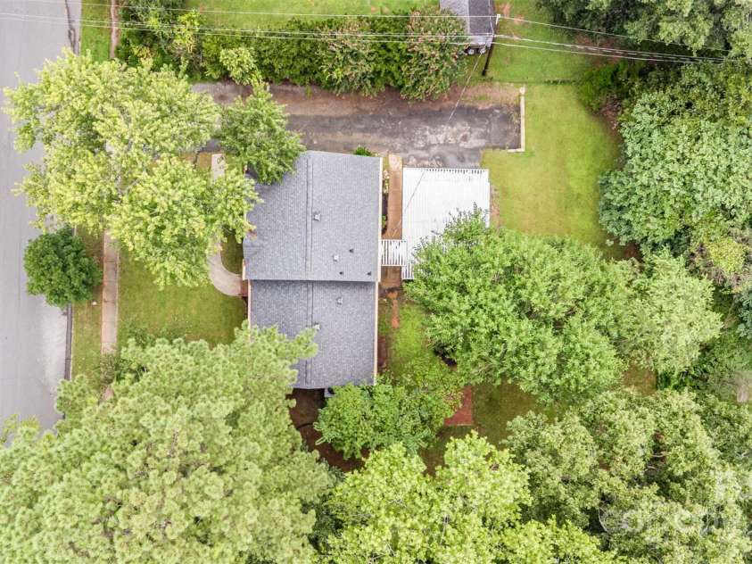 6422 Idlebrook Drive, Charlotte, NC 28212.  MLS# CAR4286171, YatesRealty ID 33989. 