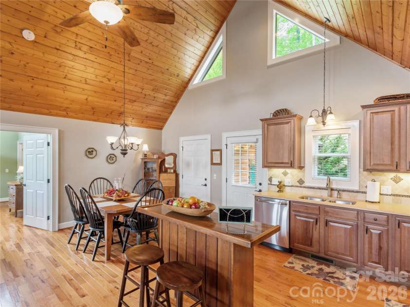 370 Appaloosa Trail, Burnsville, NC 28714.  MLS# CAR4293891, YatesRealty ID 3399. 