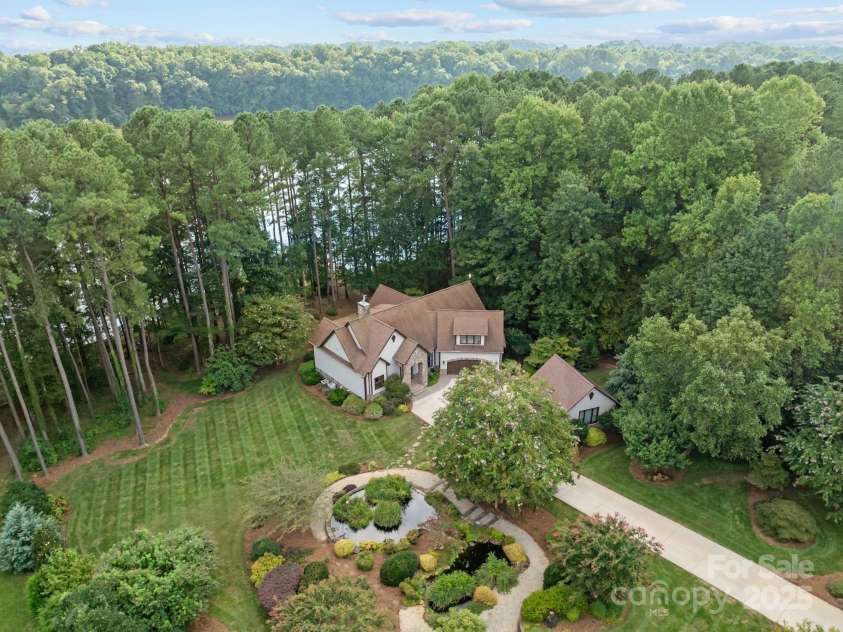 901 Sunset Pointe Drive, Salisbury, NC 28146.  MLS# CAR4294765, YatesRealty ID 33990. 