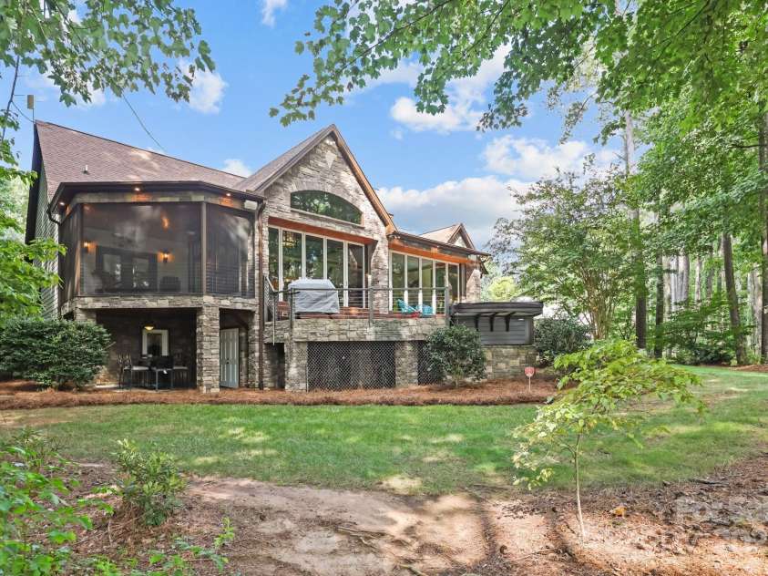 901 Sunset Pointe Drive, Salisbury, NC 28146.  MLS# CAR4294765, YatesRealty ID 33990. 
