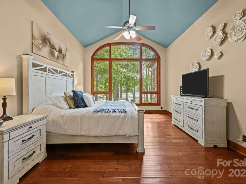 901 Sunset Pointe Drive, Salisbury, NC 28146.  MLS# CAR4294765, YatesRealty ID 33990. 