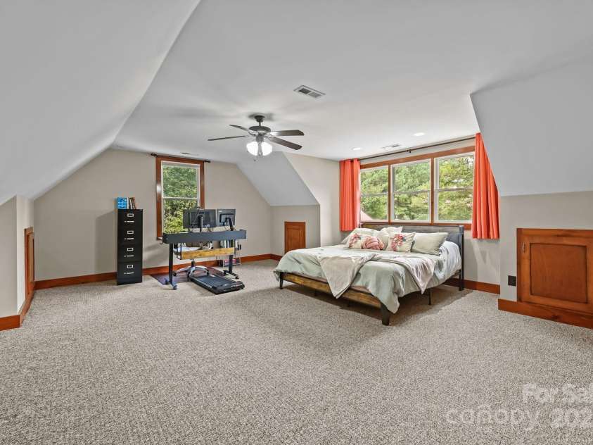 901 Sunset Pointe Drive, Salisbury, NC 28146.  MLS# CAR4294765, YatesRealty ID 33990. 