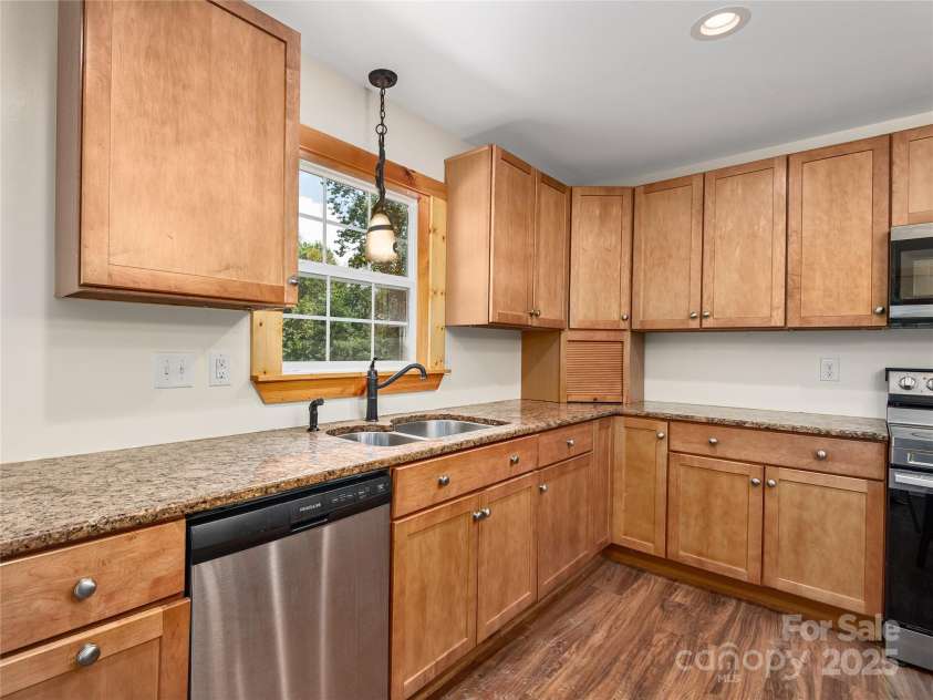 114 Nature Drive, Hendersonville, NC 28792.  MLS# CAR4288878, YatesRealty ID 33991. 