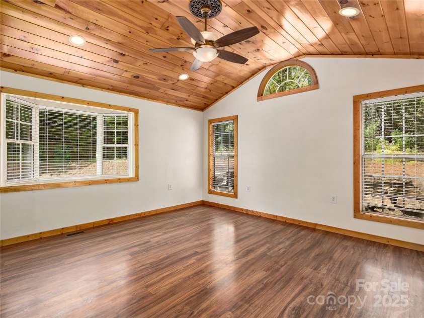 114 Nature Drive, Hendersonville, NC 28792.  MLS# CAR4288878, YatesRealty ID 33991. 
