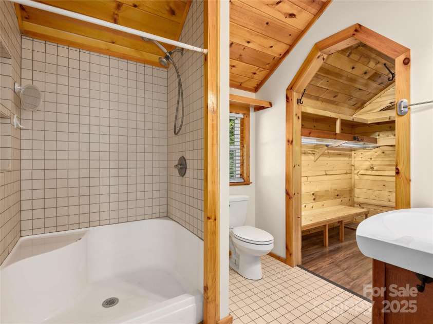114 Nature Drive, Hendersonville, NC 28792.  MLS# CAR4288878, YatesRealty ID 33991. 