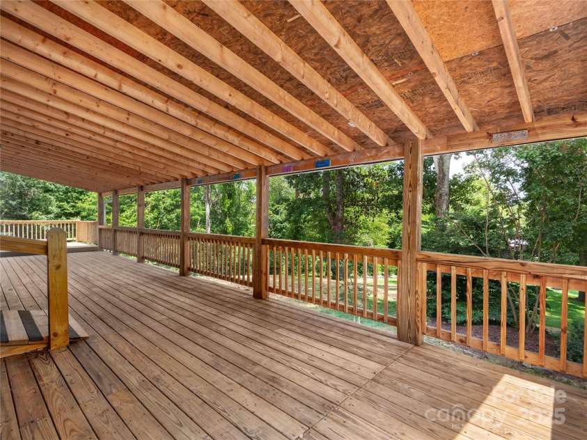 114 Nature Drive, Hendersonville, NC 28792.  MLS# CAR4288878, YatesRealty ID 33991. 