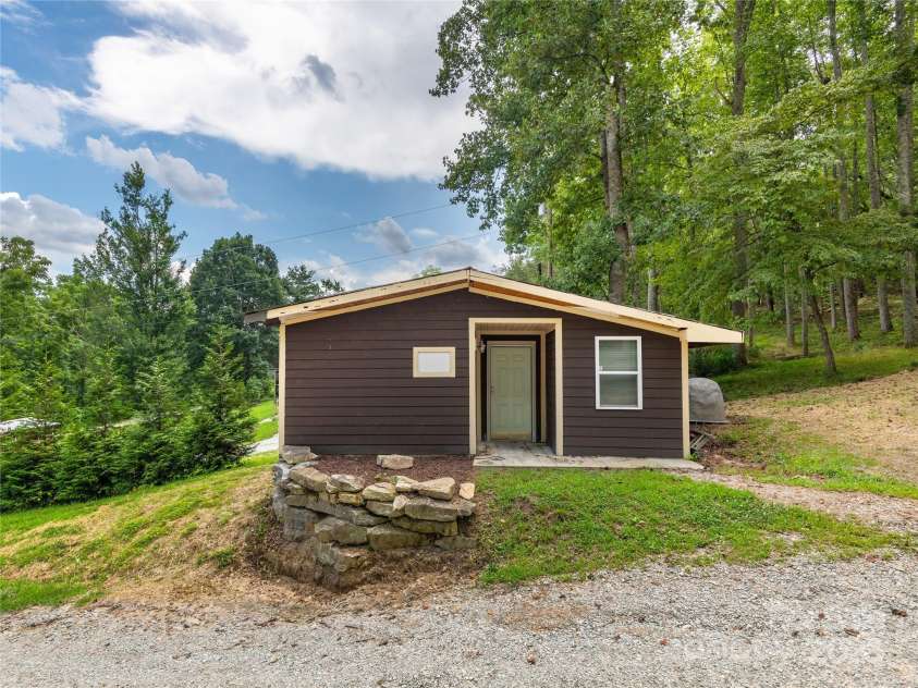 114 Nature Drive, Hendersonville, NC 28792.  MLS# CAR4288878, YatesRealty ID 33991. 