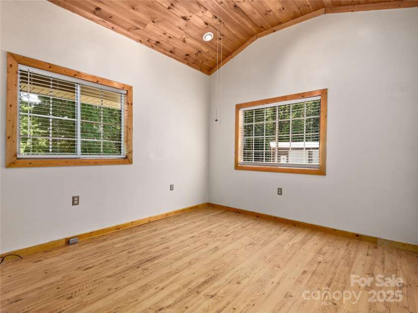 114 Nature Drive, Hendersonville, NC 28792.  MLS# CAR4288878, YatesRealty ID 33991. Guest Room