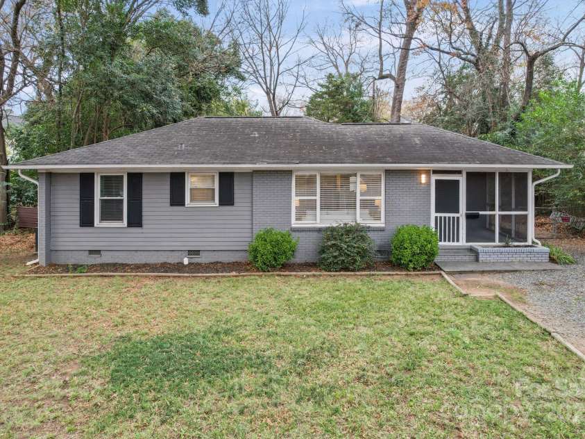 1521 Anderson Street, Charlotte, NC 28205.  MLS# CAR4325521, YatesRealty ID 33993. 