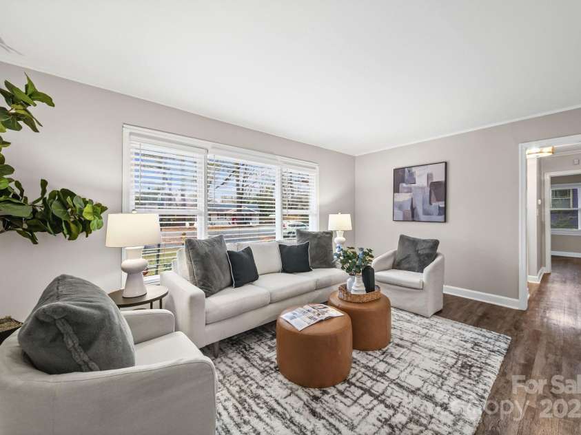 1521 Anderson Street, Charlotte, NC 28205.  MLS# CAR4325521, YatesRealty ID 33993. 