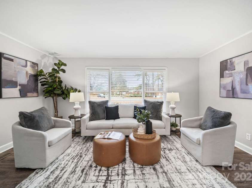 1521 Anderson Street, Charlotte, NC 28205.  MLS# CAR4325521, YatesRealty ID 33993. 